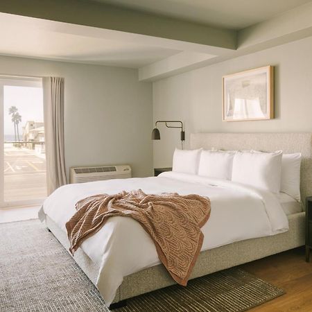 Sonder Solarena Hotel Нюпорт Бийч Екстериор снимка